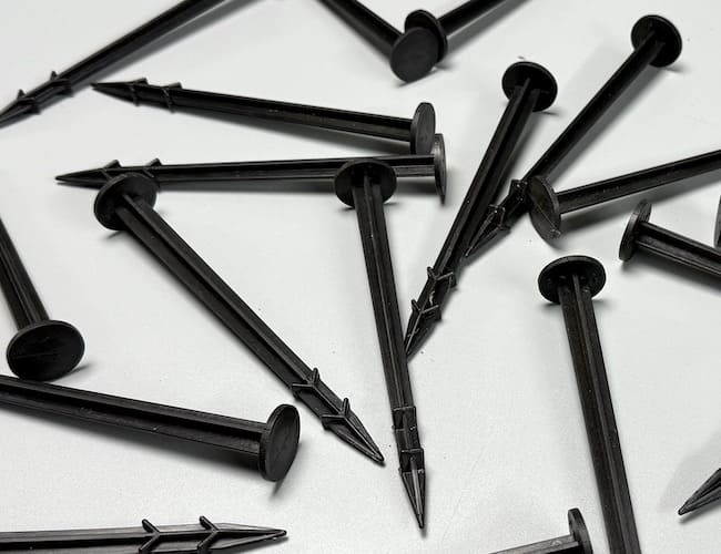Колышек пластиковый для крепления геотекстиля 13 см — изображение 7